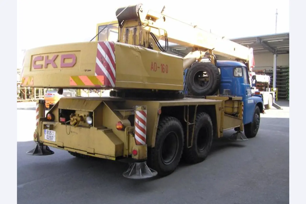 Prumyslových robotu-8